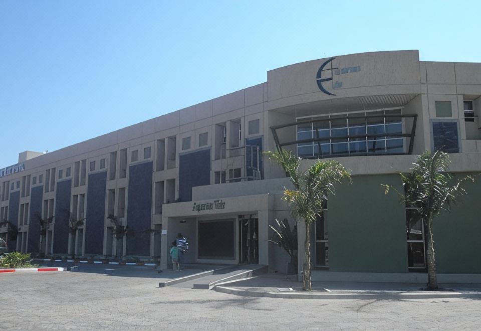 Aquarian Tide Hotel exterior